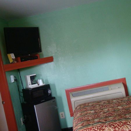 Budget Inn Mount Airy Room photo